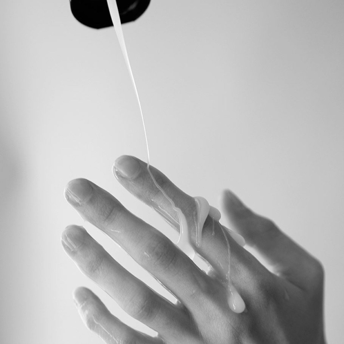 Strap On Me - Creamy - Real Fake Sperm Lubricant - 250 ml/8.8fl oz - Image 3